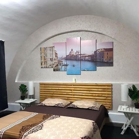 Large Apartment City Centre Bükreş Dış mekan fotoğraf