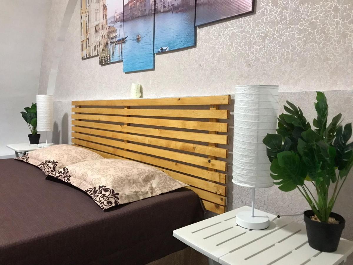 Large Apartment City Centre Bükreş Dış mekan fotoğraf