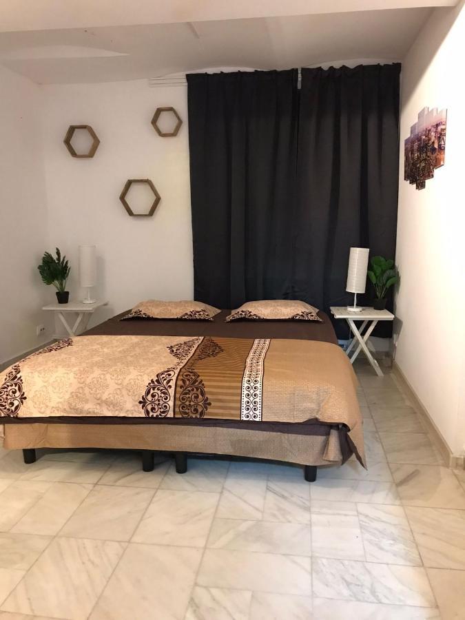 Large Apartment City Centre Bükreş Dış mekan fotoğraf