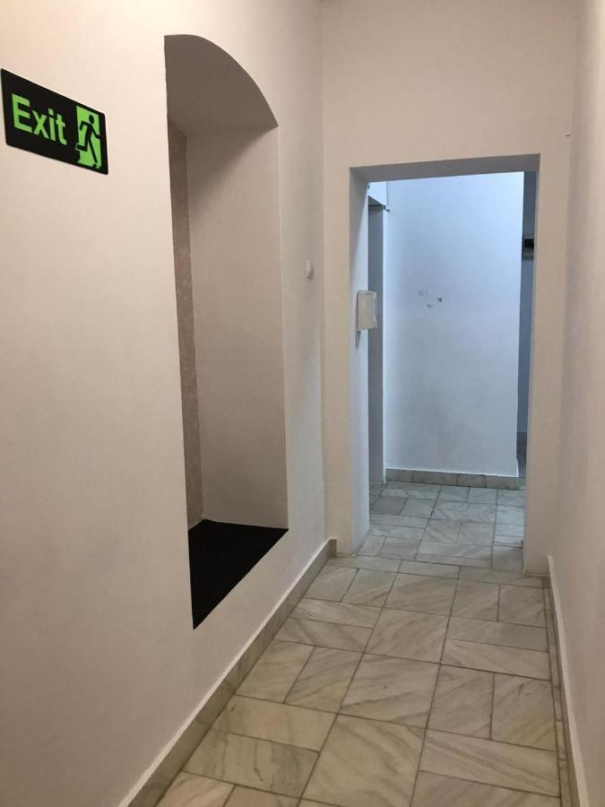 Large Apartment City Centre Bükreş Dış mekan fotoğraf